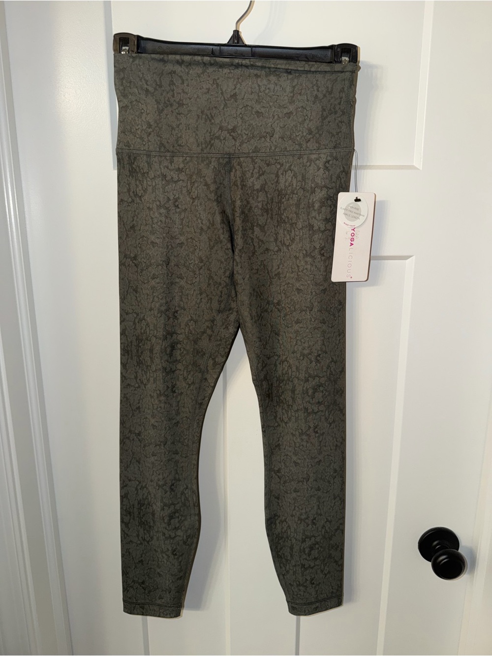NWT Yogalicious Olive Green Marble-Print Leggings